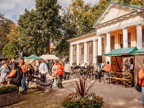 PODZIMN� JARMARK - L�zn� B�lohrad-L�zn� B�lohrad - www.webtrziste.cz